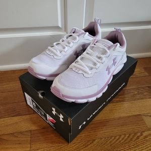 NIB Under Armour Charged Assist 9.